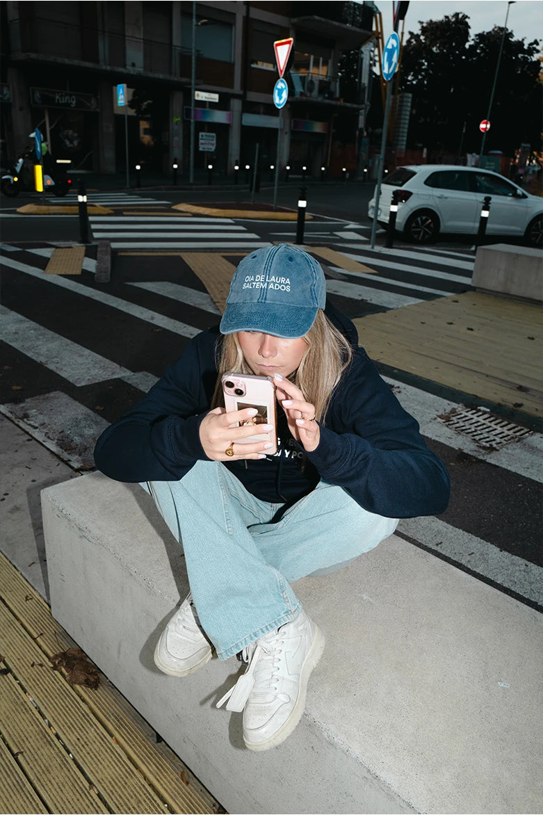 Oia de laurà saltèm adòs, Blue - Hat
